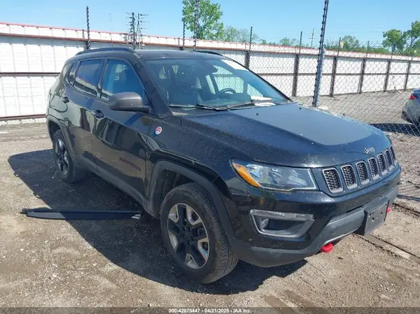 3C4NJDDBXJT238593 2018 JEEP COMPASS - Image 1