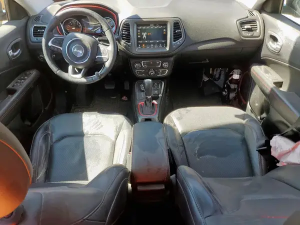 3C4NJDDBXJT238920 2018 JEEP COMPASS - Image 8