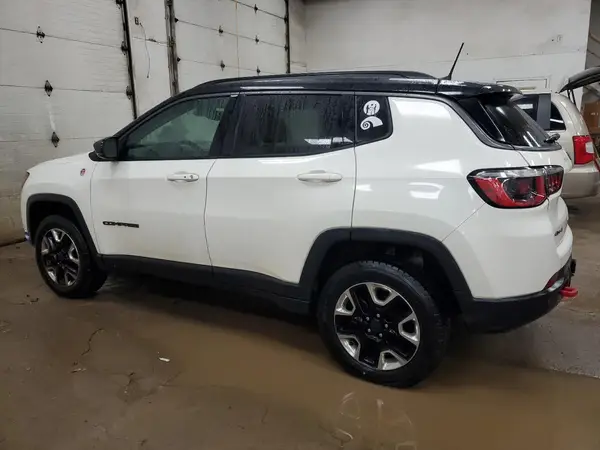 3C4NJDDBXJT255622 2018 JEEP COMPASS - Image 2