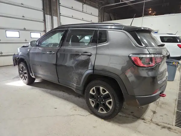 3C4NJDDBXJT262697 2018 JEEP COMPASS - Image 2