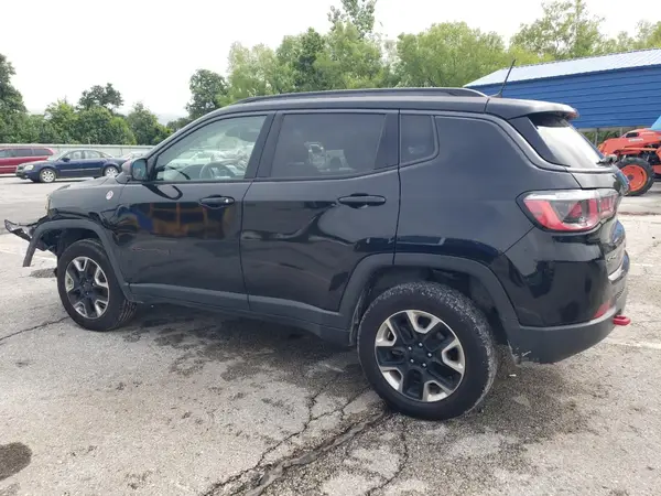 3C4NJDDBXJT264000 2018 JEEP COMPASS - Image 2