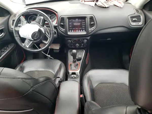 3C4NJDDBXJT264000 2018 JEEP COMPASS - Image 8
