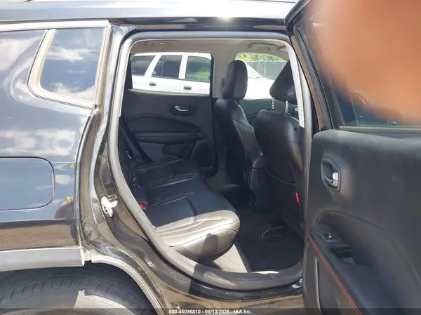 3C4NJDDBXJT281766 2018 JEEP COMPASS - Image 8
