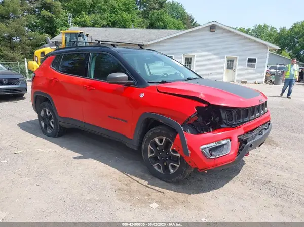 3C4NJDDBXJT334496 2018 JEEP COMPASS - Image 1