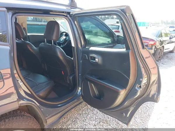 3C4NJDDBXJT404093 2018 JEEP COMPASS - Image 8