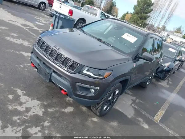 3C4NJDDBXJT410458 2018 JEEP COMPASS - Image 2