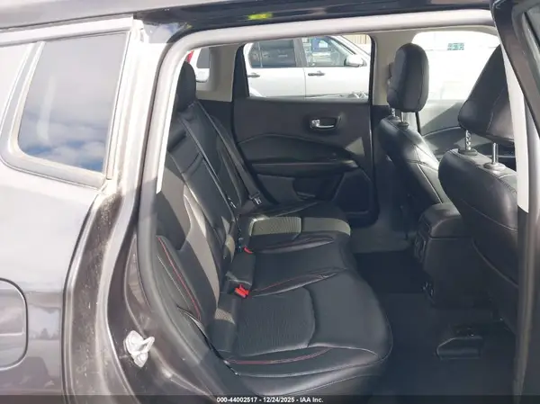 3C4NJDDBXJT410458 2018 JEEP COMPASS - Image 8