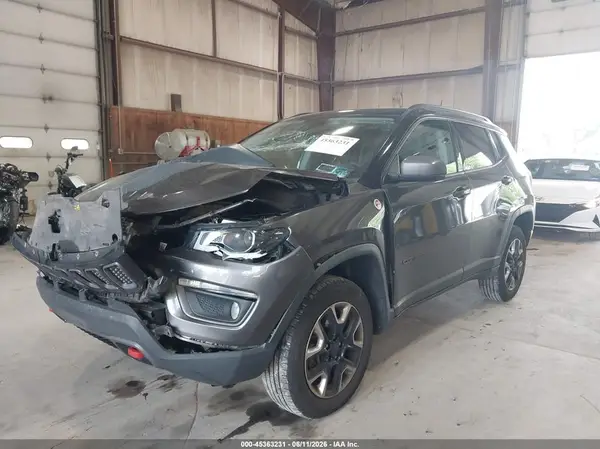 3C4NJDDBXJT424277 2018 JEEP COMPASS - Image 2