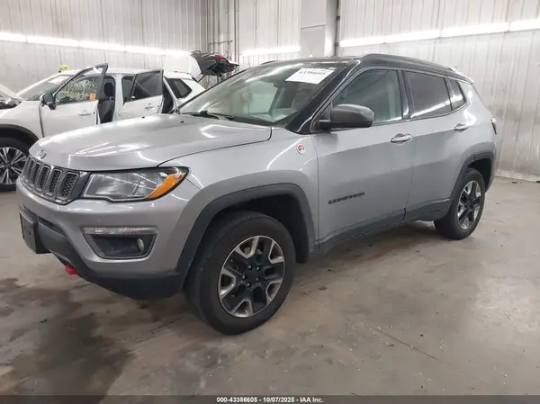 3C4NJDDBXJT451415 2018 JEEP COMPASS - Image 2