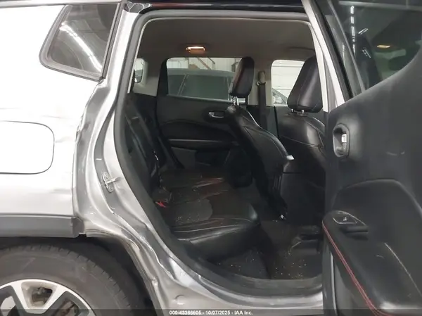 3C4NJDDBXJT451415 2018 JEEP COMPASS - Image 8