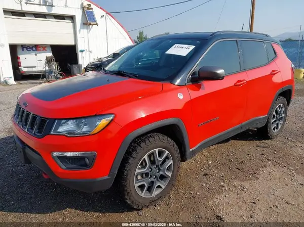 3C4NJDDBXJT479036 2018 JEEP COMPASS - Image 2