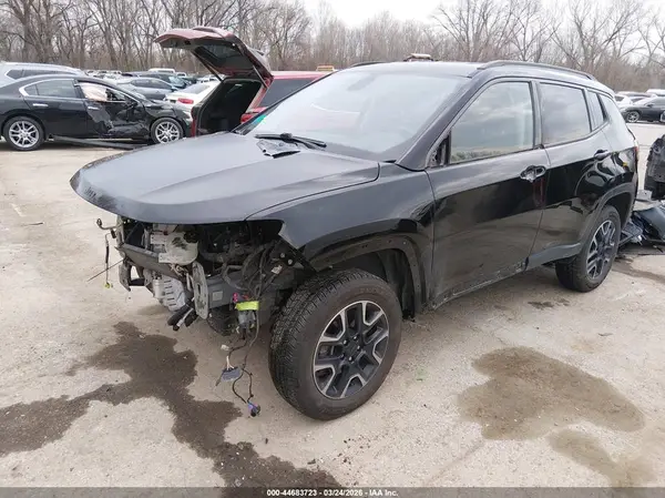 3C4NJDDBXKT602027 2019 JEEP COMPASS - Image 2