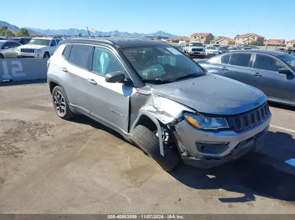 3C4NJDDBXKT618261 2019 JEEP COMPASS - Image 1