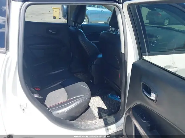 3C4NJDDBXKT619300 2019 JEEP COMPASS - Image 8