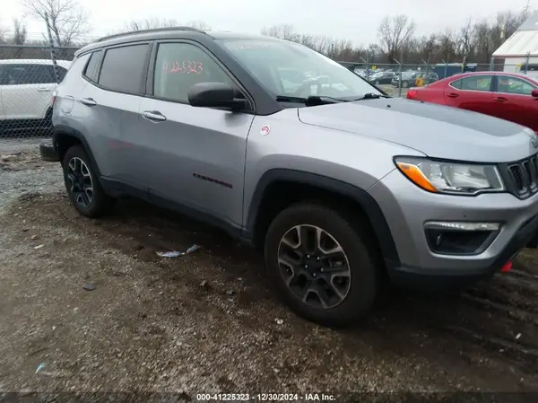 3C4NJDDBXKT620480 2019 JEEP COMPASS - Image 1