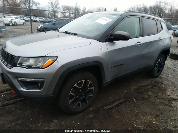 3C4NJDDBXKT620480 2019 JEEP COMPASS - Image 2