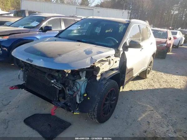 3C4NJDDBXKT622567 2019 JEEP COMPASS - Image 2
