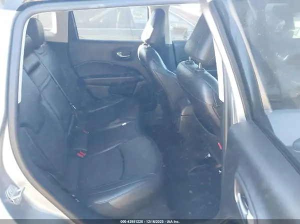 3C4NJDDBXKT622567 2019 JEEP COMPASS - Image 8