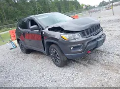 3C4NJDDBXKT627896 2019 JEEP COMPASS