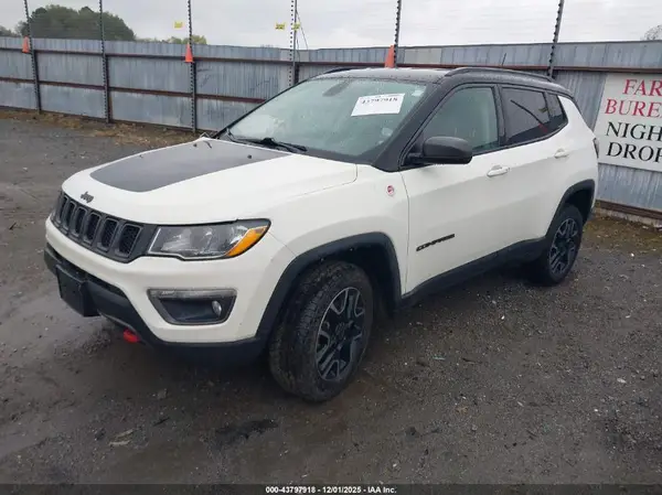 3C4NJDDBXKT627901 2019 JEEP COMPASS - Image 2