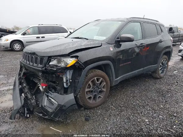 3C4NJDDBXKT660607 2019 JEEP COMPASS - Image 2