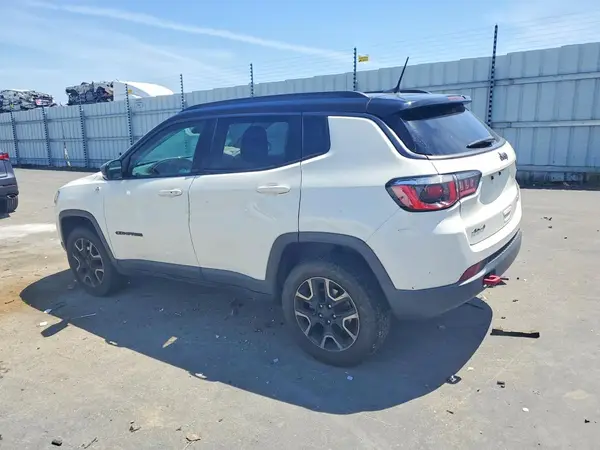 3C4NJDDBXKT670943 2019 JEEP COMPASS - Image 2