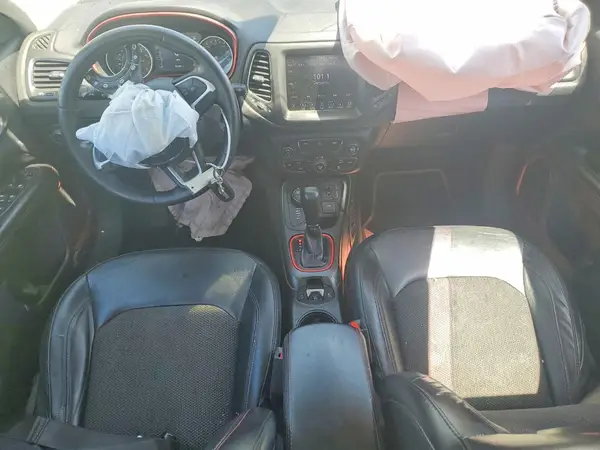 3C4NJDDBXKT670943 2019 JEEP COMPASS - Image 8