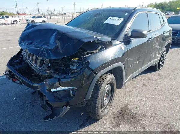 3C4NJDDBXKT671106 2019 JEEP COMPASS - Image 2