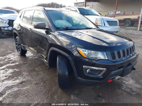 3C4NJDDBXKT671364 2019 JEEP COMPASS - Image 1