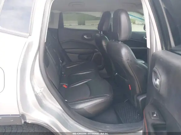 3C4NJDDBXKT671395 2019 JEEP COMPASS - Image 8