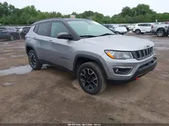 3C4NJDDBXKT681974 2019 JEEP COMPASS