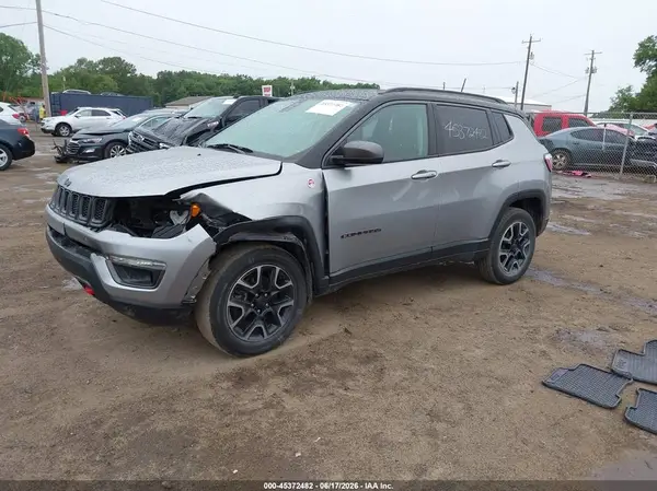 3C4NJDDBXKT681974 2019 JEEP COMPASS - Image 2