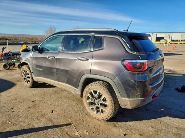 3C4NJDDBXKT721504 2019 JEEP COMPASS - Image 2