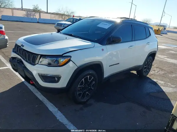 3C4NJDDBXKT723219 2019 JEEP COMPASS - Image 2