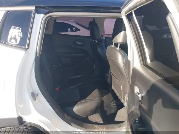3C4NJDDBXKT723219 2019 JEEP COMPASS - Image 8