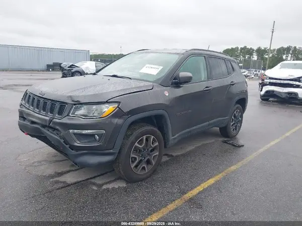 3C4NJDDBXKT728498 2019 JEEP COMPASS - Image 2