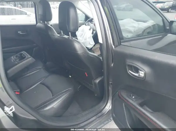 3C4NJDDBXKT728498 2019 JEEP COMPASS - Image 8