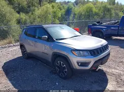 3C4NJDDBXKT728582 2019 JEEP COMPASS