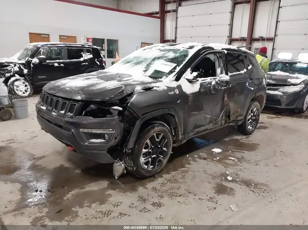 3C4NJDDBXKT739534 2019 JEEP COMPASS - Image 2