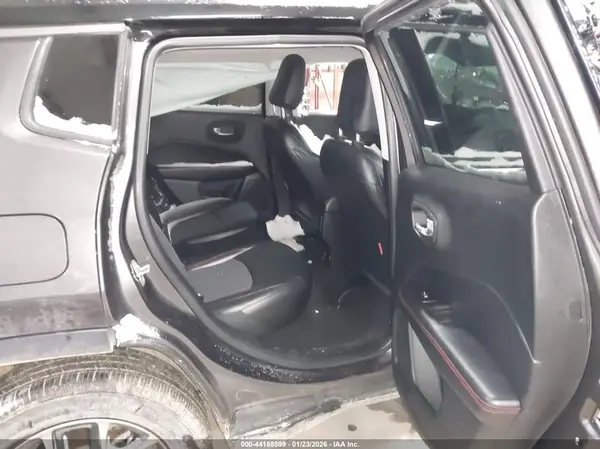3C4NJDDBXKT739534 2019 JEEP COMPASS - Image 8