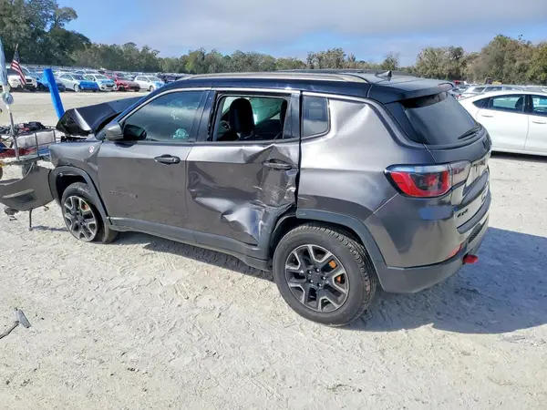 3C4NJDDBXKT739677 2019 JEEP COMPASS - Image 2