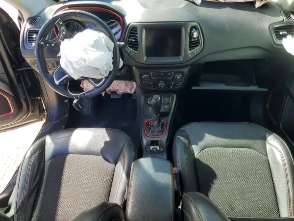 3C4NJDDBXKT739677 2019 JEEP COMPASS - Image 8