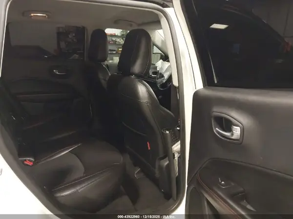 3C4NJDDBXKT739811 2019 JEEP COMPASS - Image 8