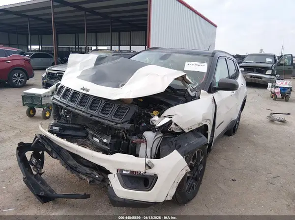 3C4NJDDBXKT740098 2019 JEEP COMPASS - Image 2