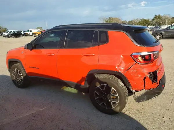 3C4NJDDBXKT748220 2019 JEEP COMPASS - Image 2