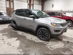 3C4NJDDBXKT752512 2019 JEEP COMPASS