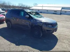 3C4NJDDBXKT759914 2019 JEEP COMPASS