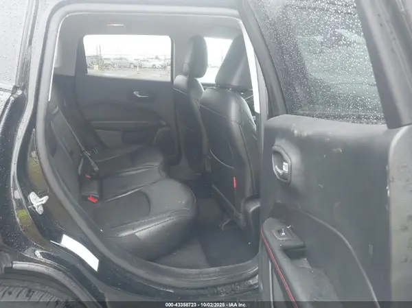 3C4NJDDBXKT765647 2019 JEEP COMPASS - Image 8