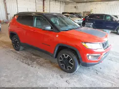 3C4NJDDBXKT800588 2019 JEEP COMPASS