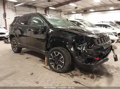 3C4NJDDBXKT806777 2019 JEEP COMPASS